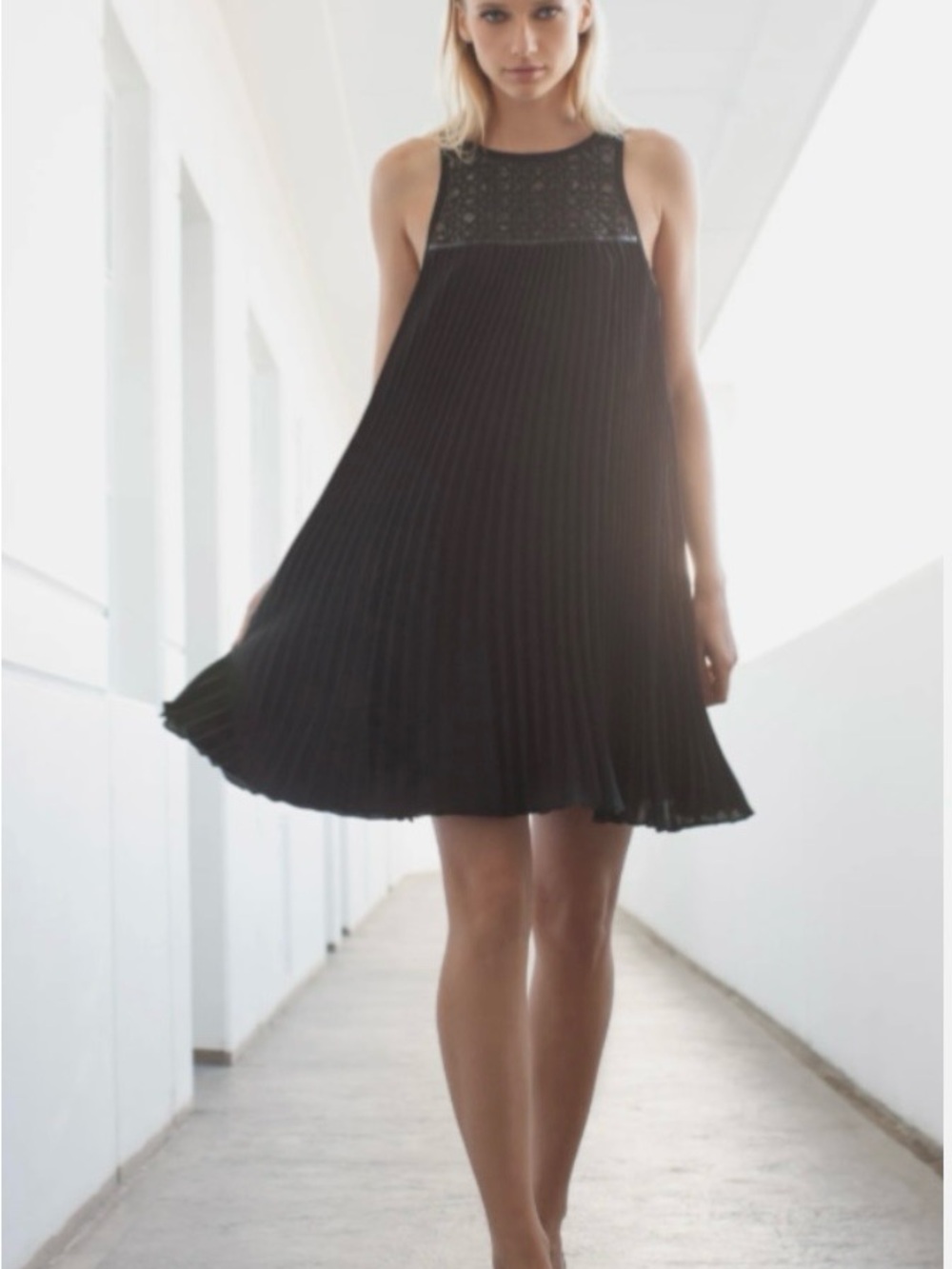 Trina Turk Black Pleated Dress Size 8 Elegant Occasion Cocktail Dress